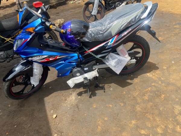 Moto sportive bleu neuve 125cc