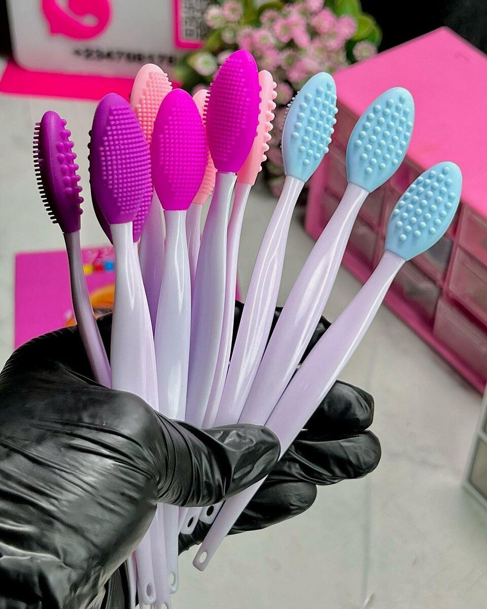 Exfoliating Lip brush