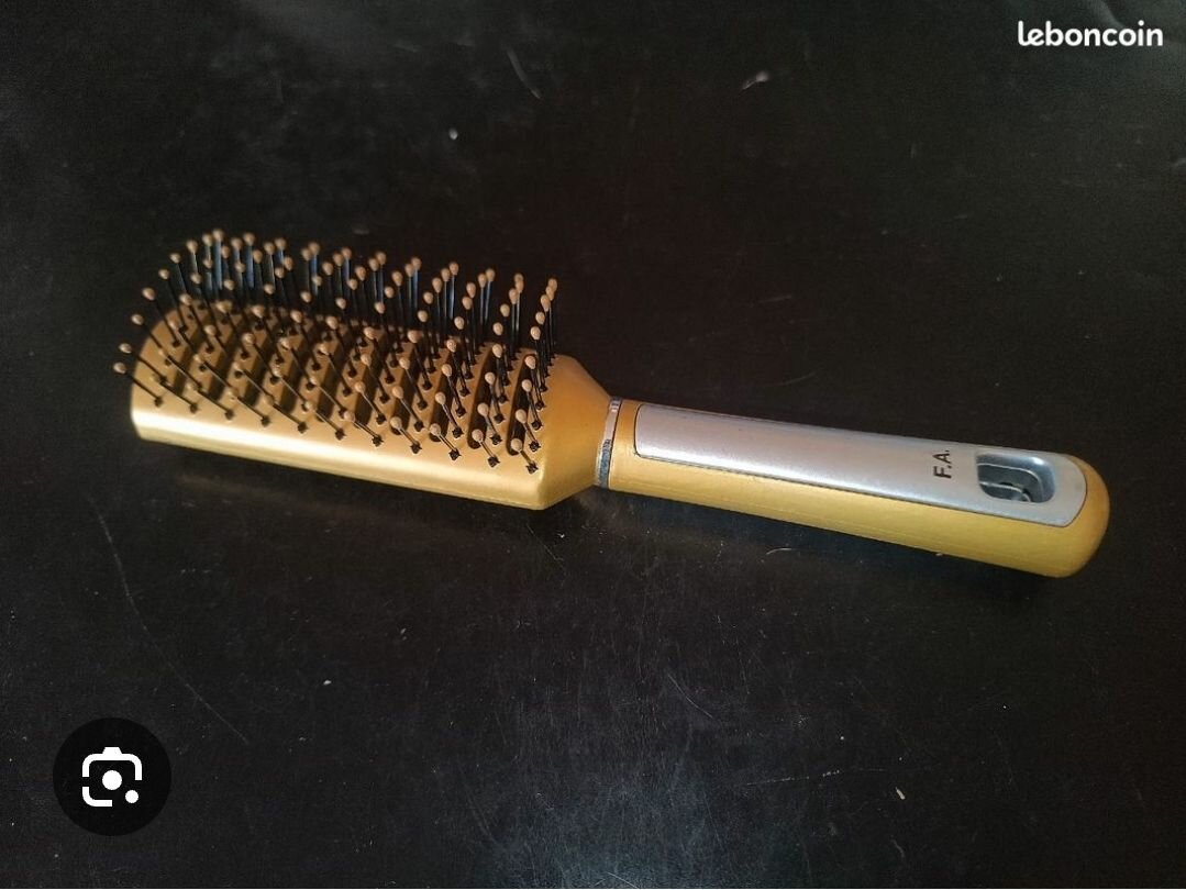 Brosse dorée anti-statique