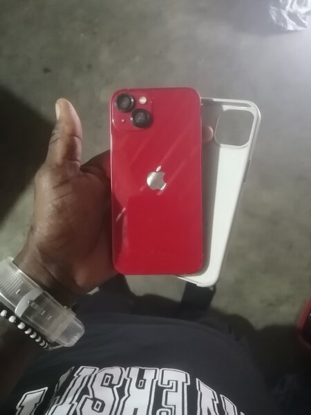 iPhone 13 simple propre couleu