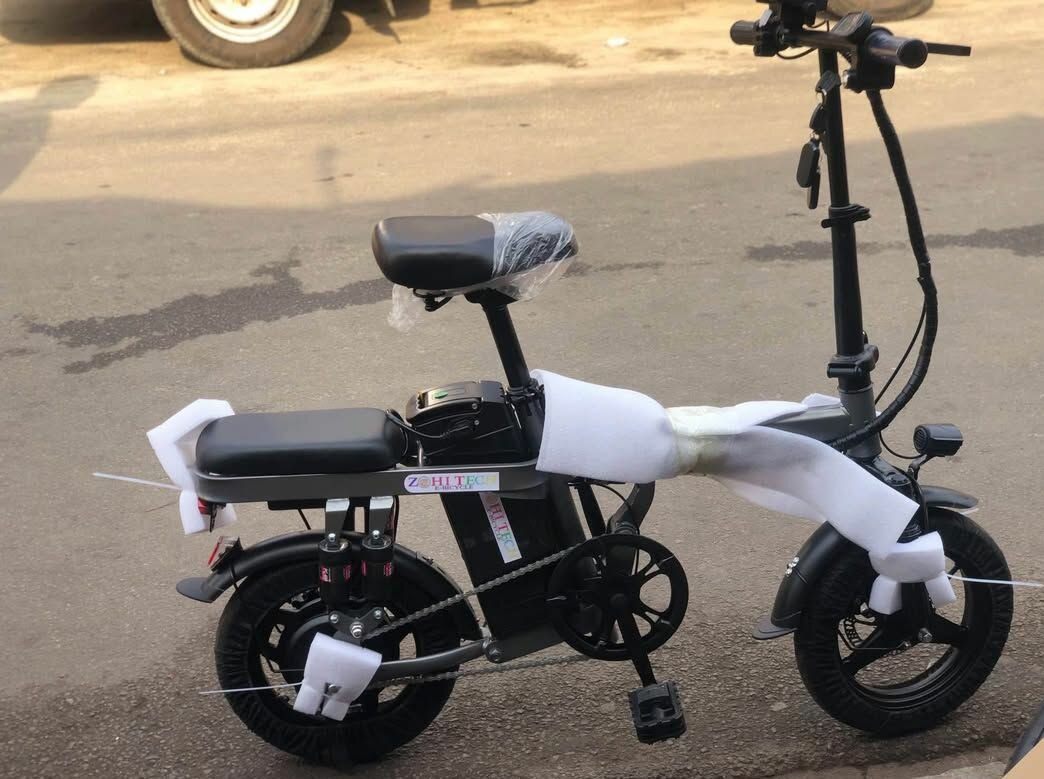 Vélo électrique pliable compact