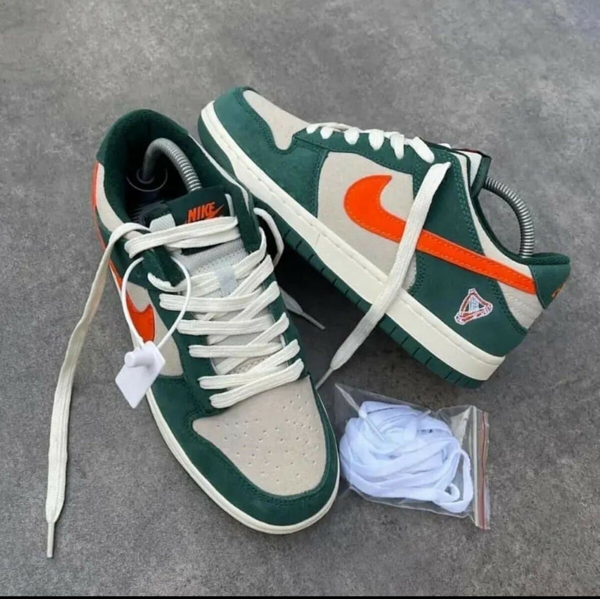 NIKE SB CLASSIC