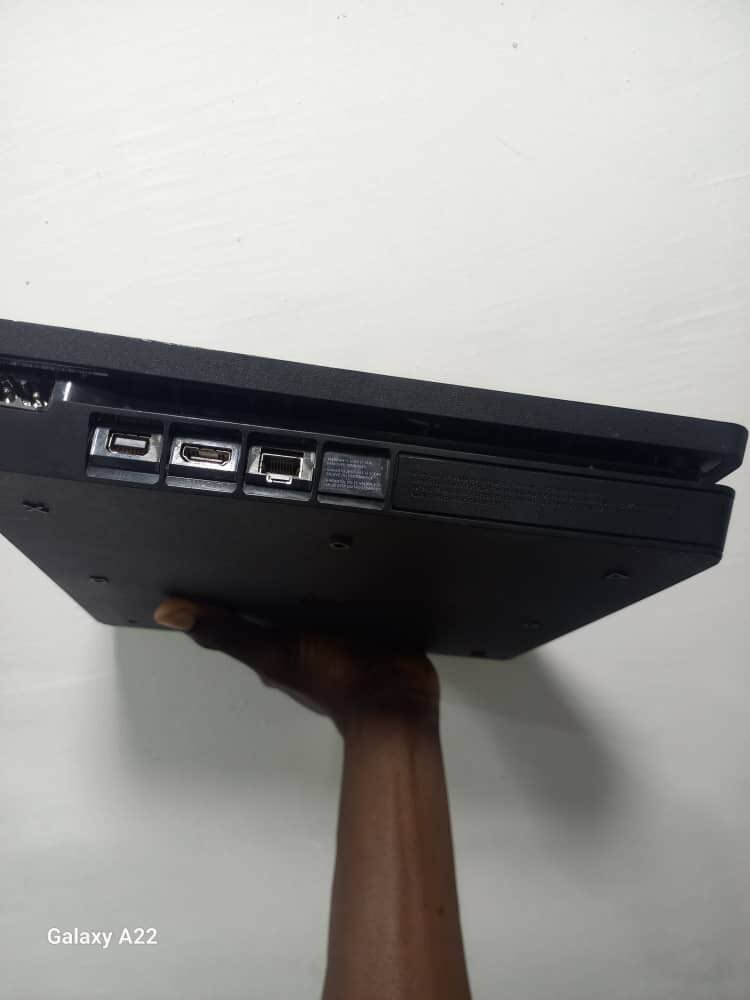 Console PS4 SLIM
