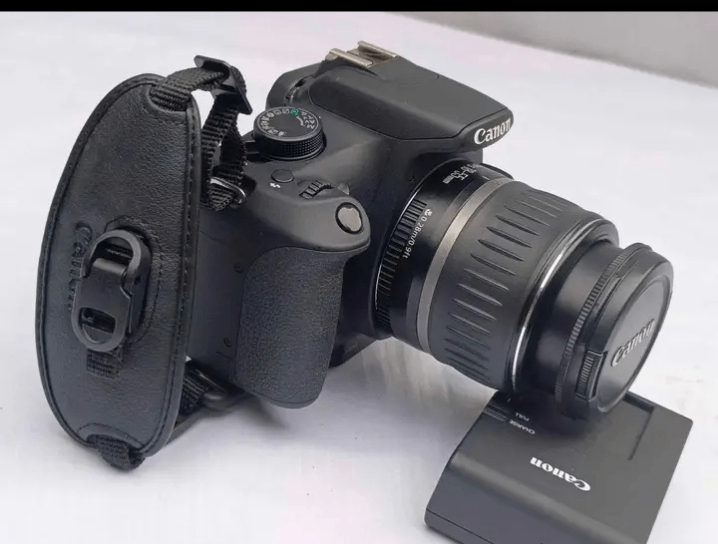 Canon EOS 1200D Reflex