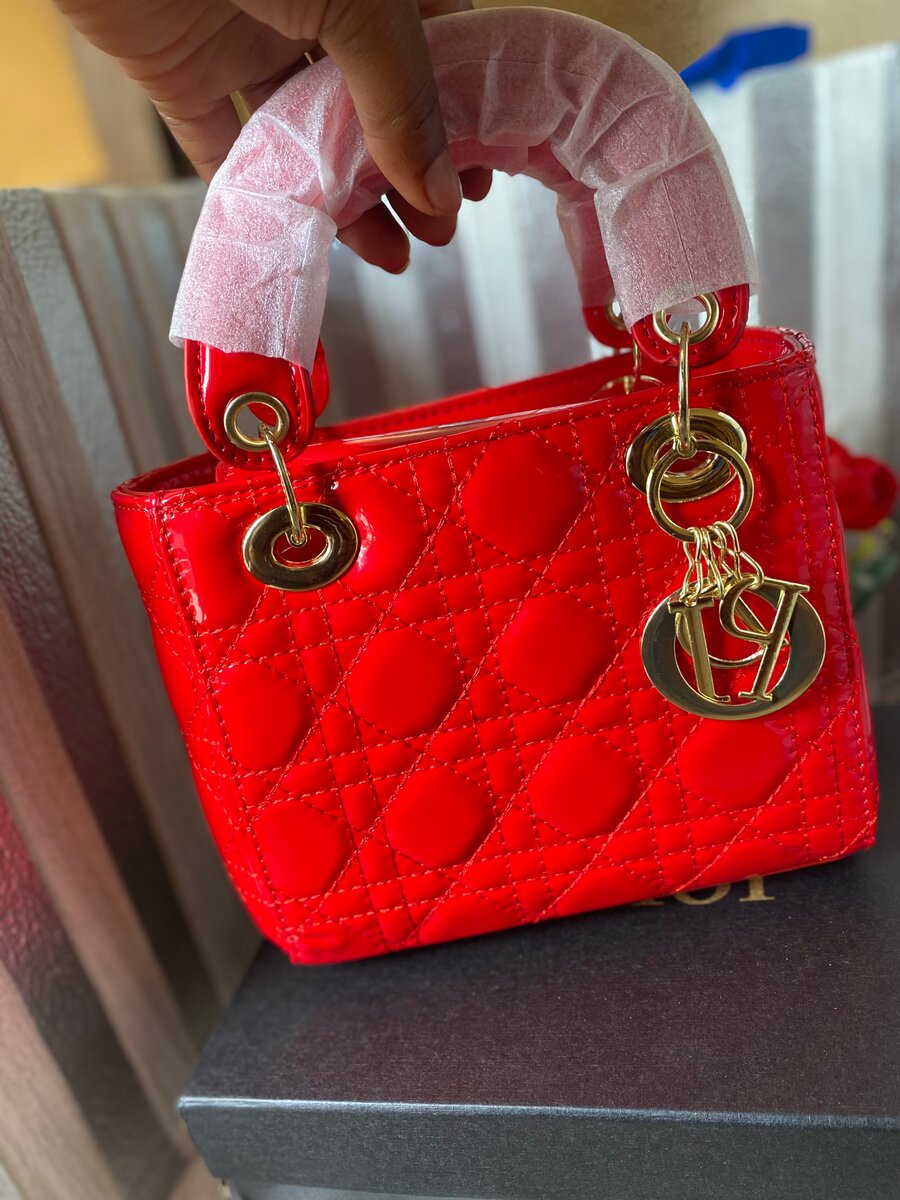 Sac Rouge Vernis Élégant