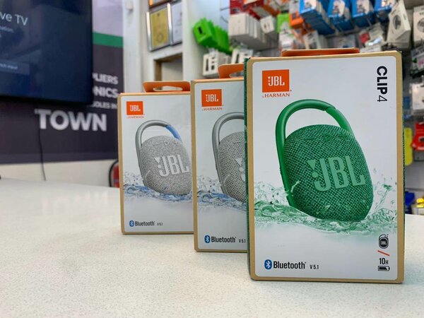 JBL clip 4 speaker