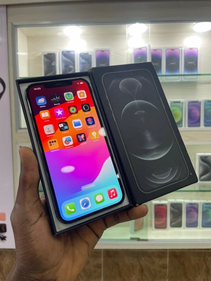 iPhone 12 Pro Max 128g très propre