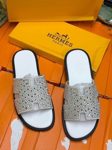 Sandales Hermès élégantes