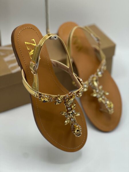 Ladies sandals