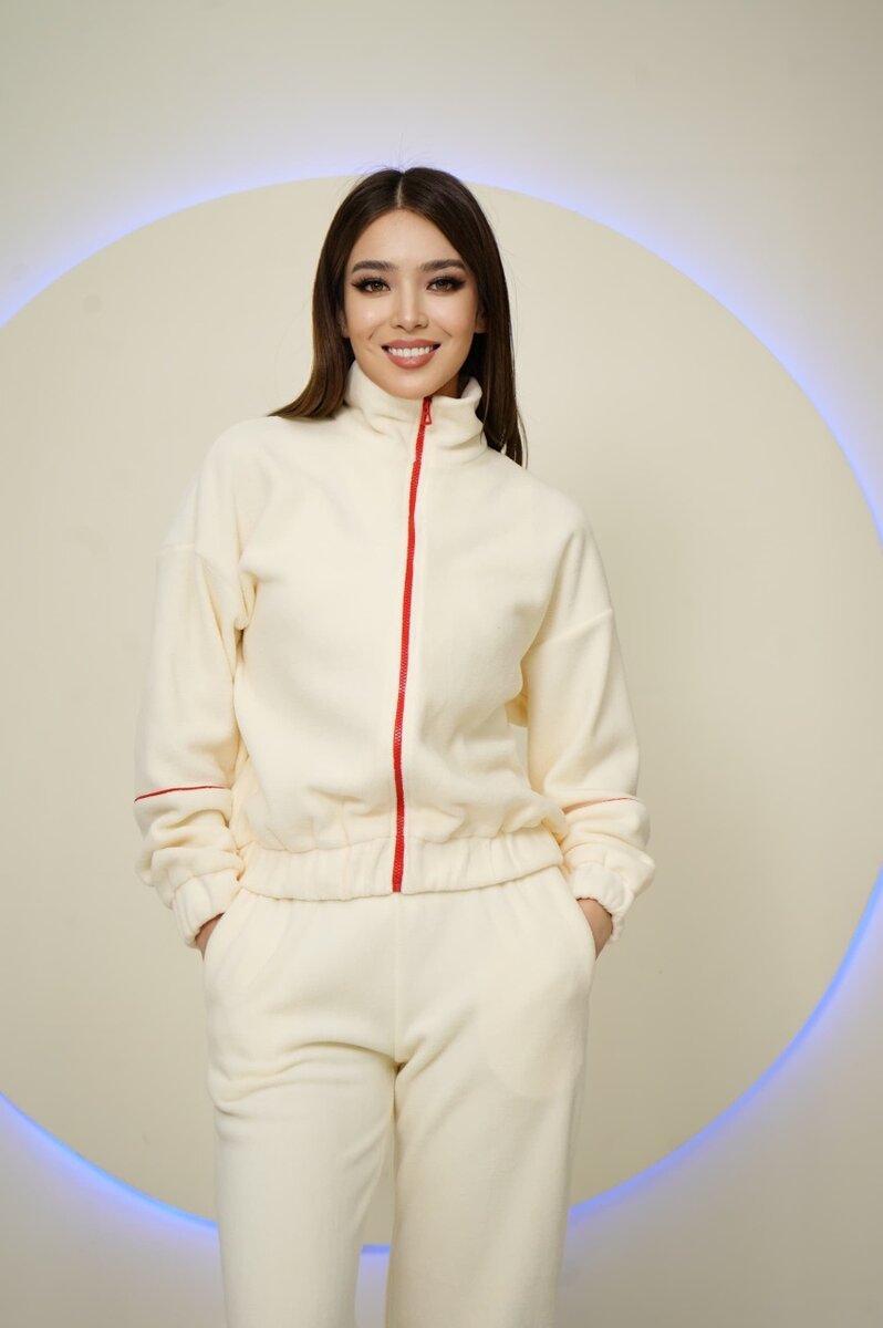 Спортивный костюм женский.