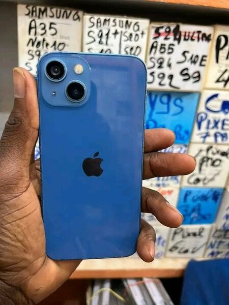 iPhone 13 Bleu - Smartphone Moderne