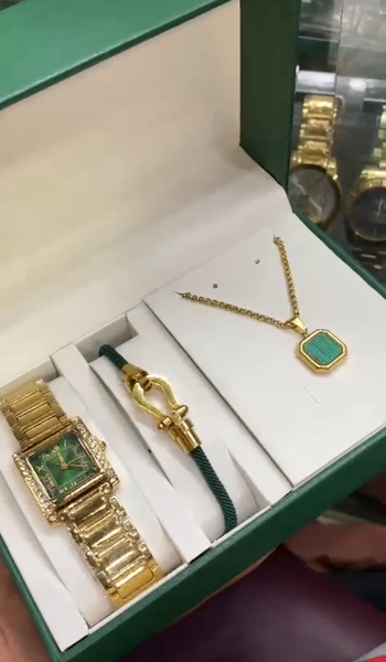 Complet montre, bracelet, chaine