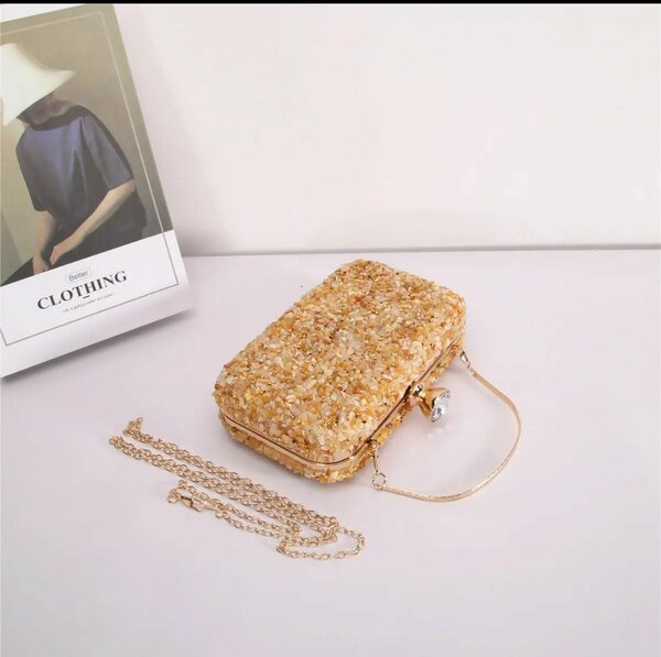 Pauchette dame de compagnie