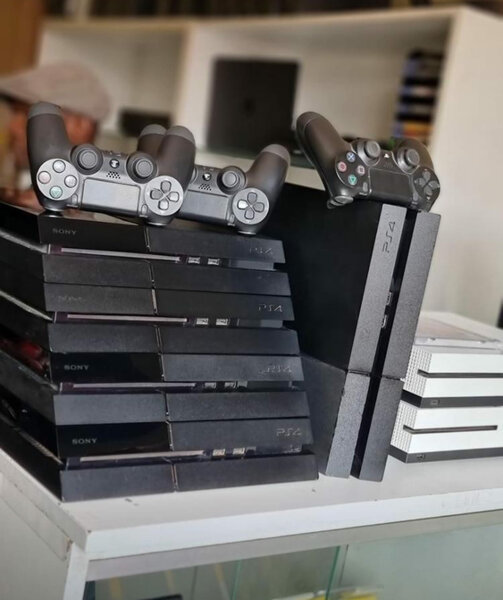 Playstation 4 standard