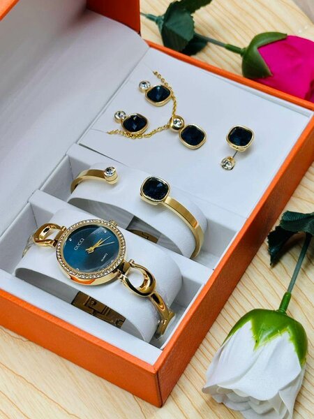 Ensemble Montre et Bijoux Élégant