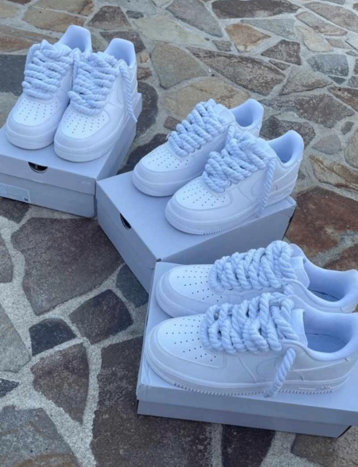 NIKE AIRFORCE ALL WHITE BIG LACE