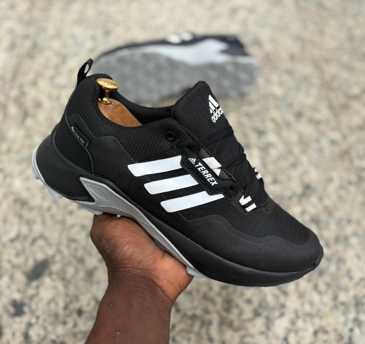 Chaussures de randonnée résistantes