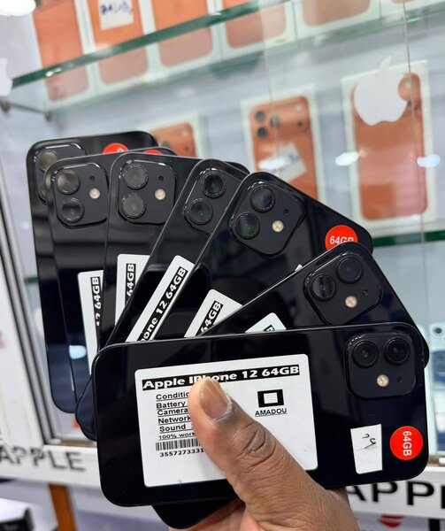 iPhone 12 d'occasion noir 64Go