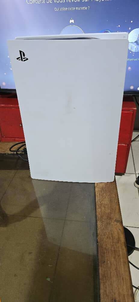 PS5 STANDARD + FIFA 23