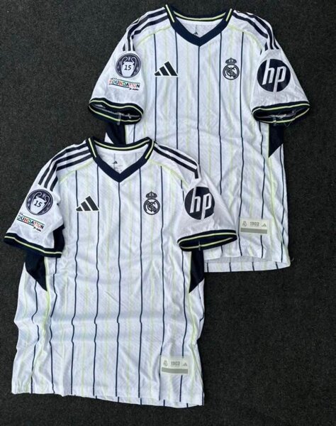 Maillots de football authentiques