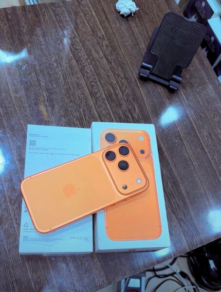 iPhone 17  pro max Orange