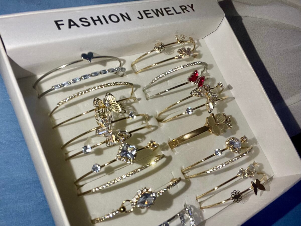 Bracelet doré élégant