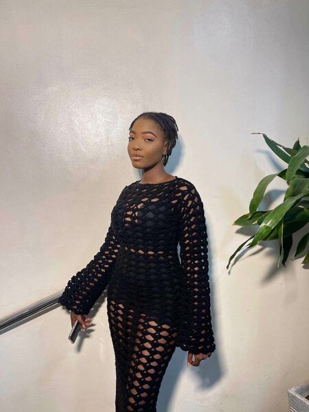 Robe Maille Noire Élégante