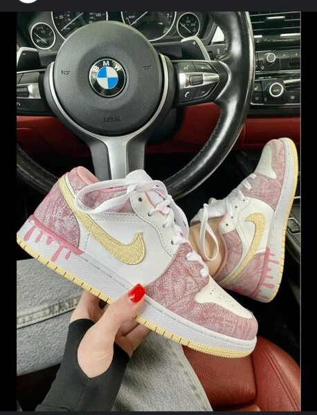 Baskets rose modernes