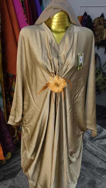 Caftan élégant doré