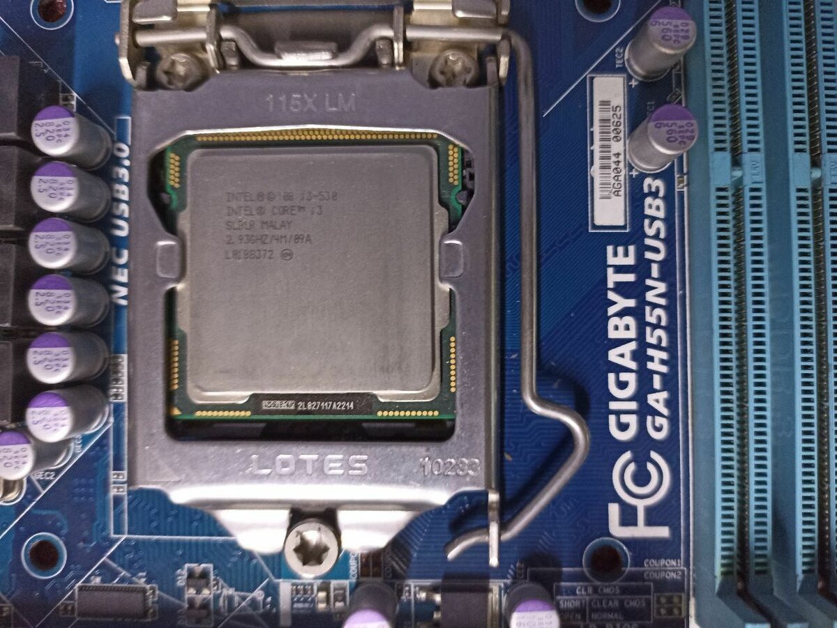 Мат. плата GIGABYTE GA-H55N-USB3 rev1.0  LGA1156 +  i 3 530