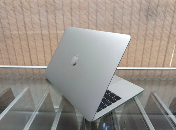 MacBook Pro 13-inch