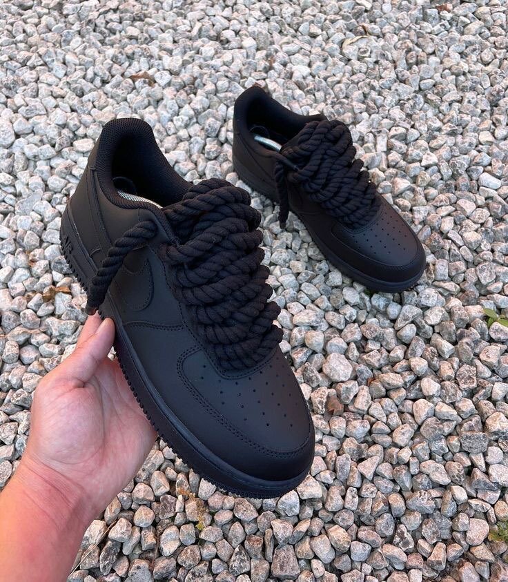 NIKE AIRFORCE ALL BLACK BIG LACE