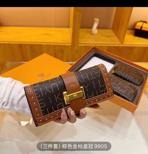 Сумка и набор кошельков