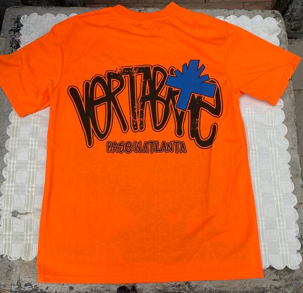 T-shirt orange graffiti unique