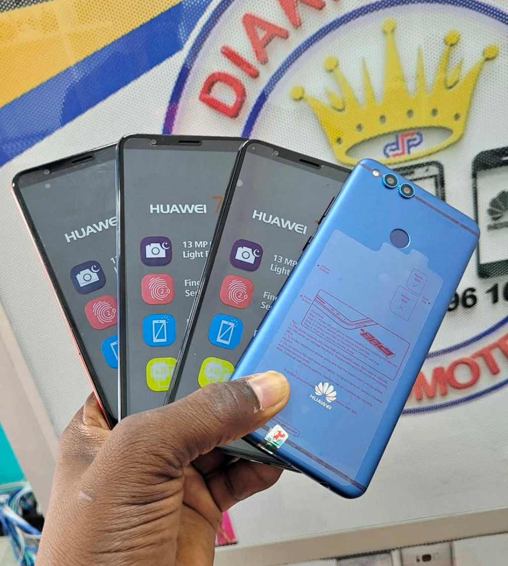 Smartphones Huawei Y9 2018