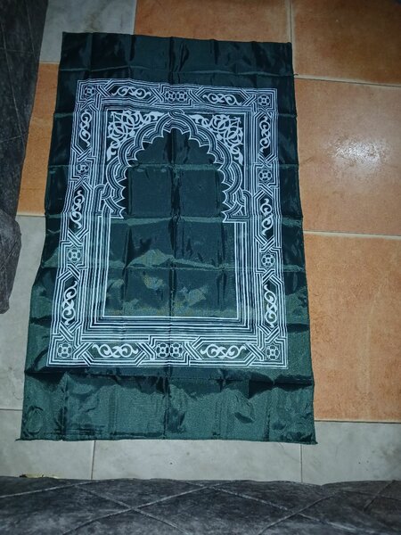 Tapis de prières portable avec boussole