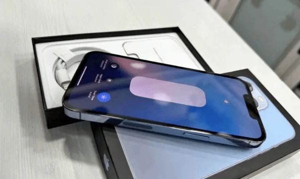 iPhone 13 Pro Max Bleu Ciel