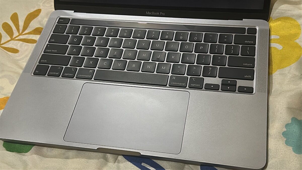 2020 MacBook Pro With Touchbad (13 inch)