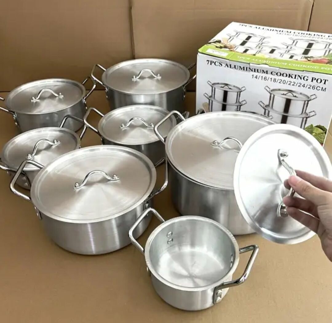SET OF POTS (7PIECES)