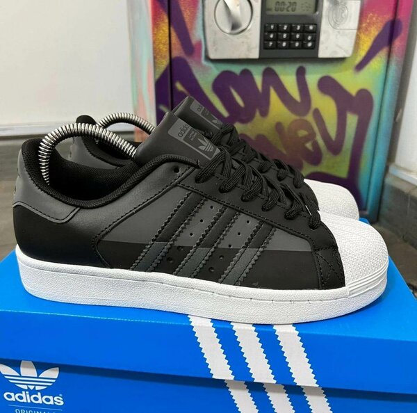 Chaussure adidas