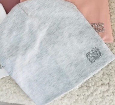 Тонкая шапочка на весну