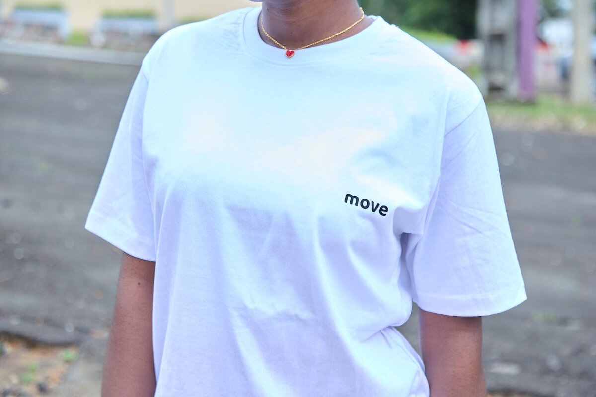 T-SHIRT COLLECTION MOVE