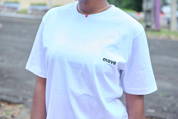 T-SHIRT COLLECTION MOVE