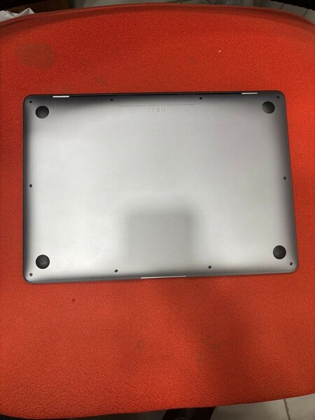 MacBook Air 13" avec chargeur