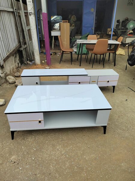 Table basse moderne élégante