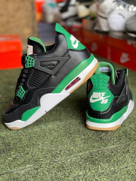 Nike Sb x Jordan 4