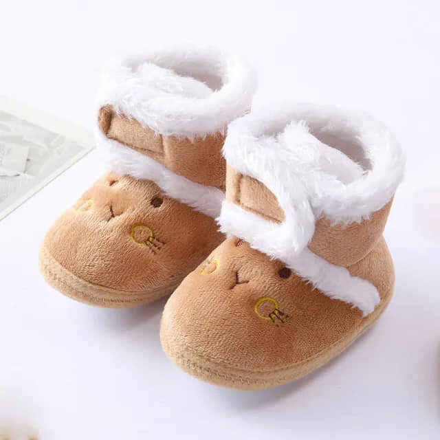 Insulated booties in beige colour