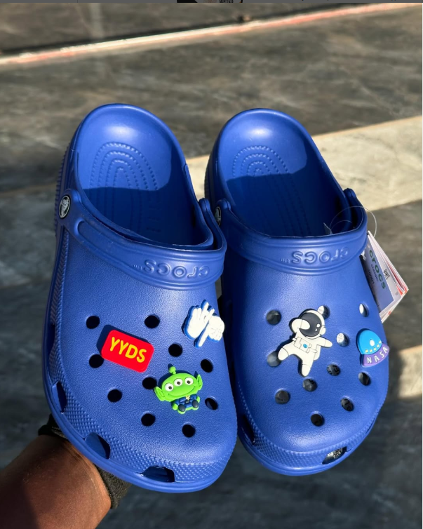 Crocs blue