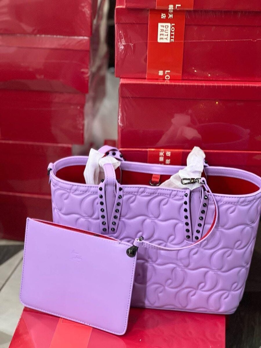 Sac à main louboutin