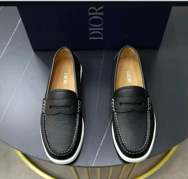 Mocassins en cuir Dior élégants